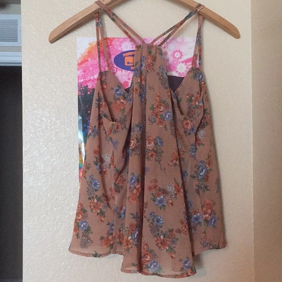 Floral Tank Razorback - Picture 3 of 3